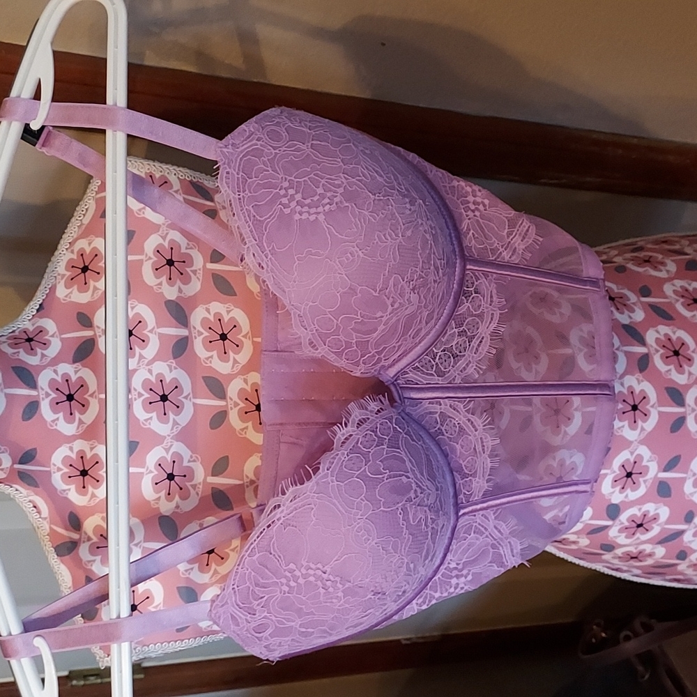 Victoria's Secret Very Sexy Push Up Corset Bra..NWT..Size 32DD